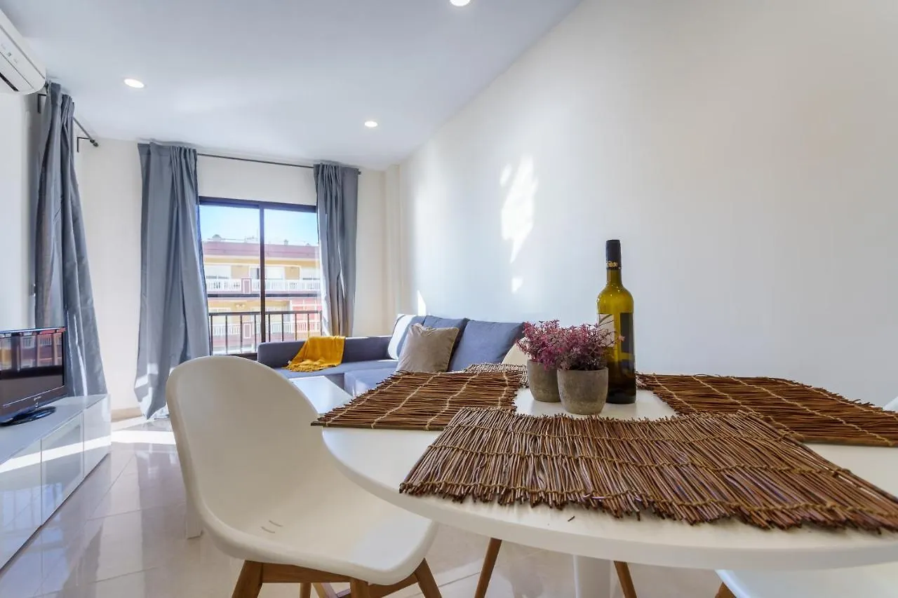 Malagasuite Cozy Apartment In Fuengirola